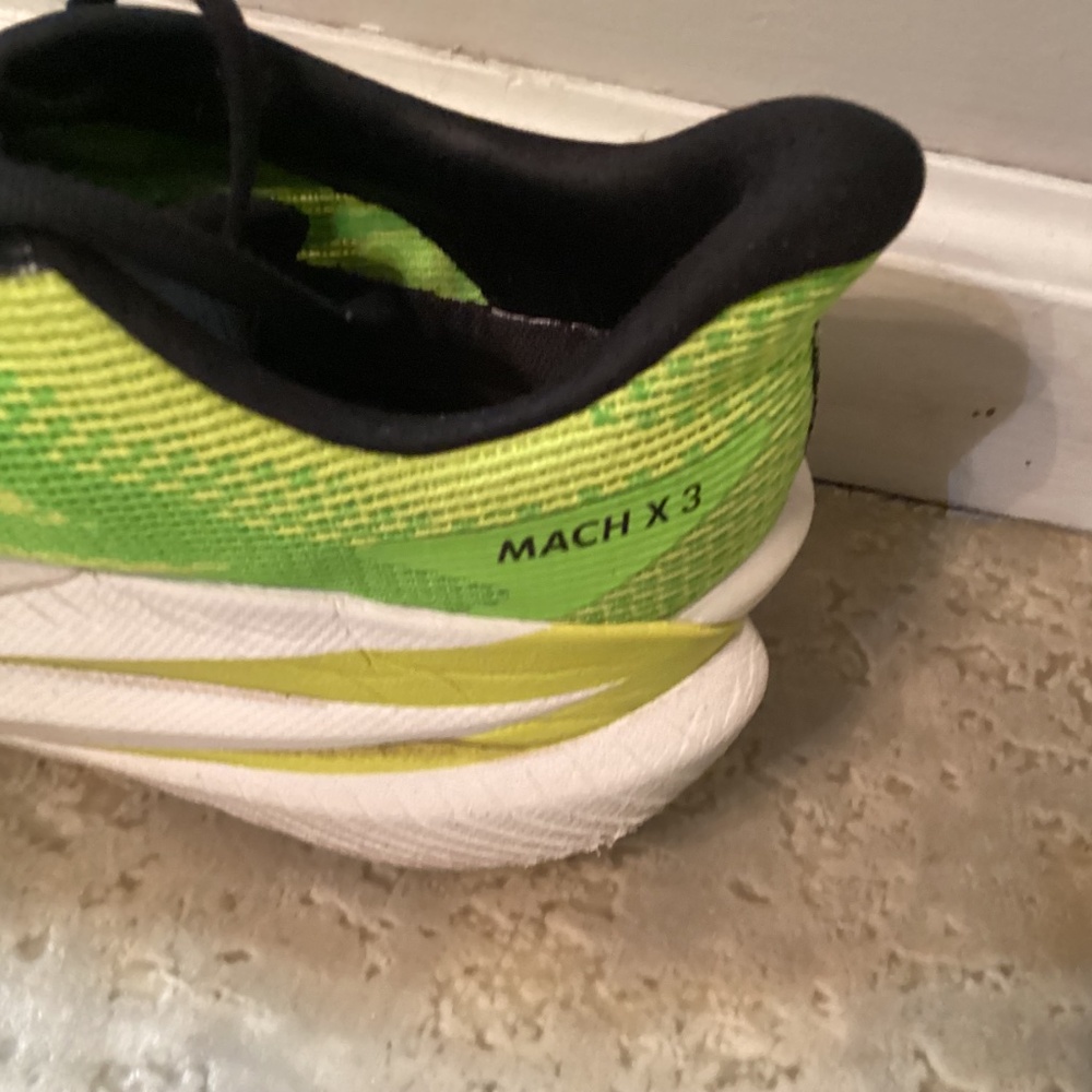 Hoka One One Mach x 3, mens 10.5 - Picture 2 of 4